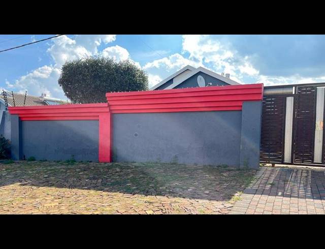 3 BEDROOM PROPERTY TO RENT IN DEVLAND